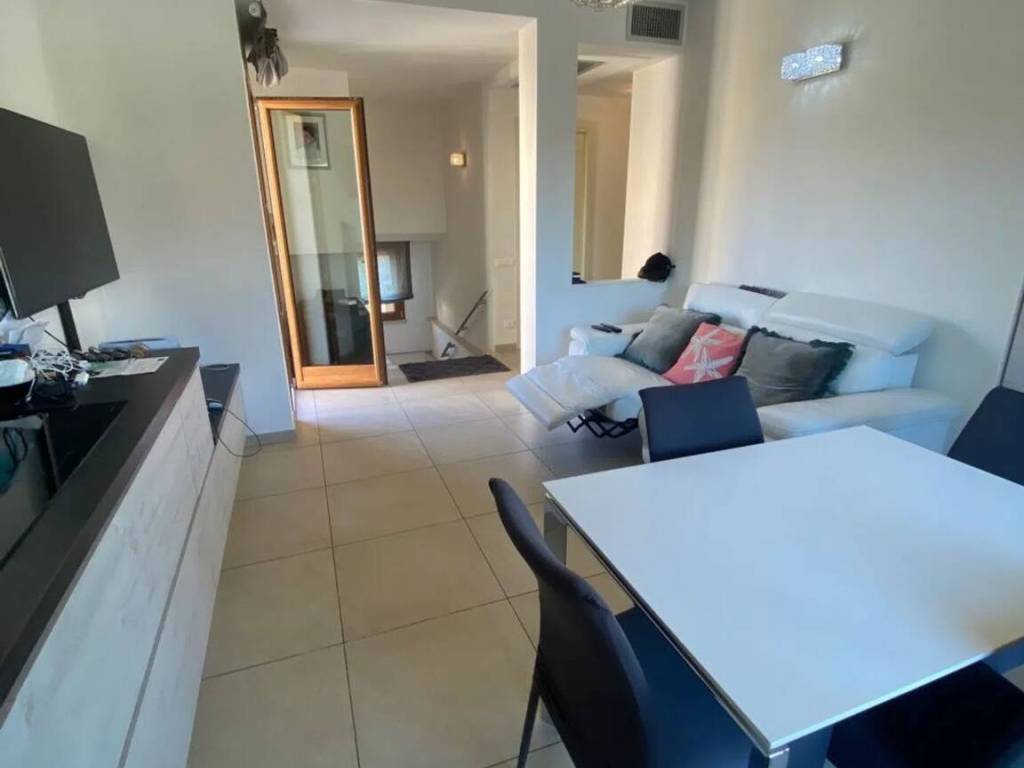 casa indipendente in vendita a Follonica