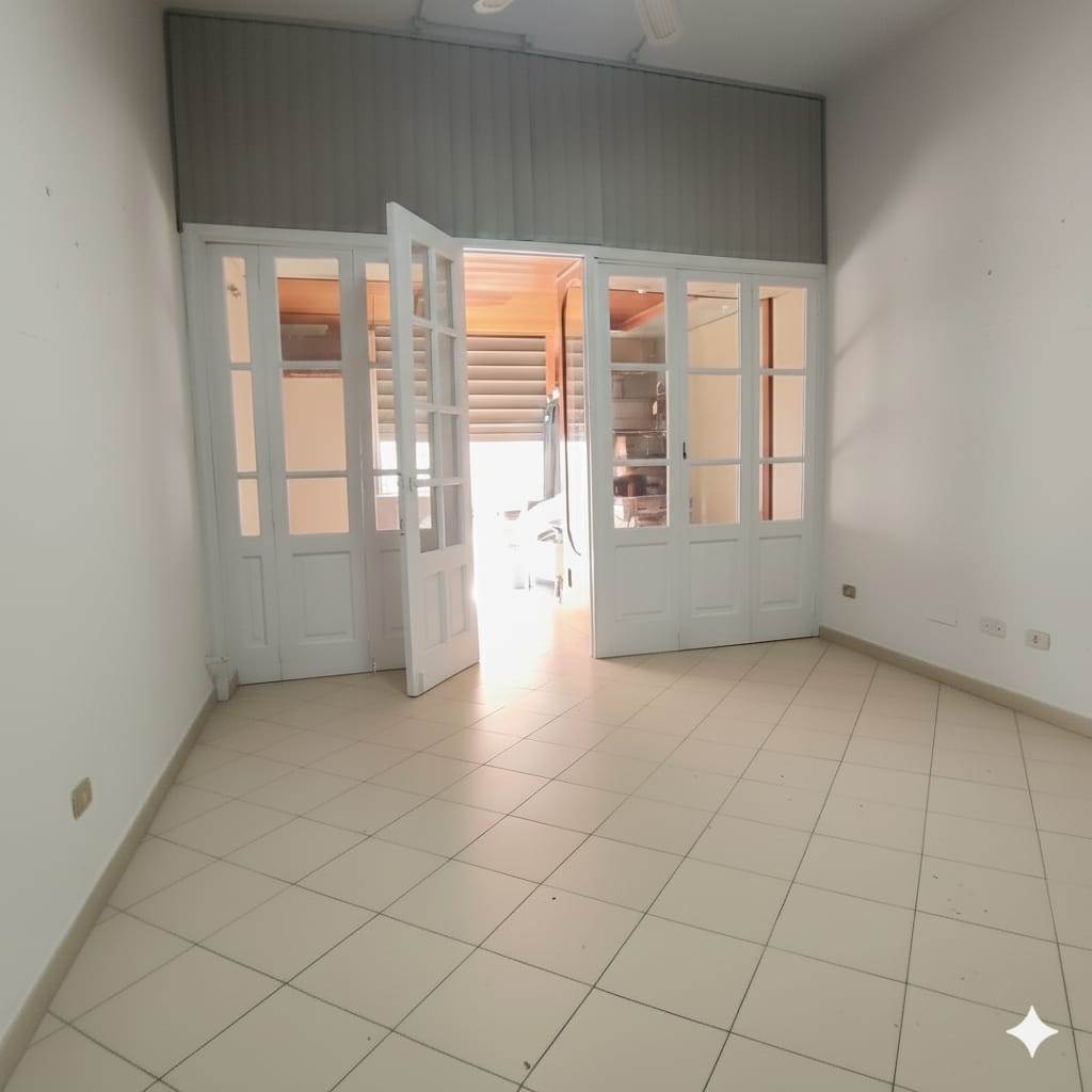 ufficio in vendita a Follonica