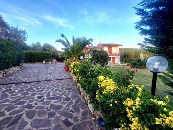 casa indipendente in vendita a Follonica