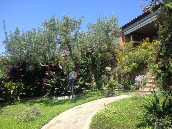 casa indipendente in vendita a Follonica