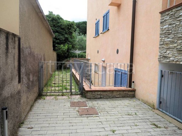 casa indipendente in vendita a Follonica