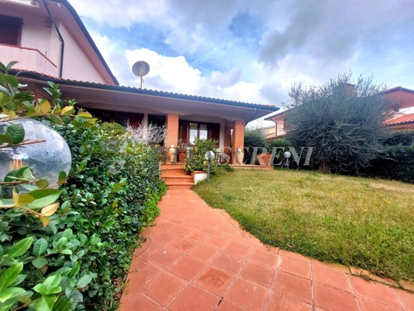 casa indipendente in vendita a Follonica