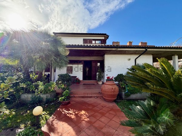 casa indipendente in vendita a Follonica