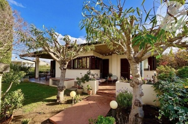 casa indipendente in vendita a Follonica