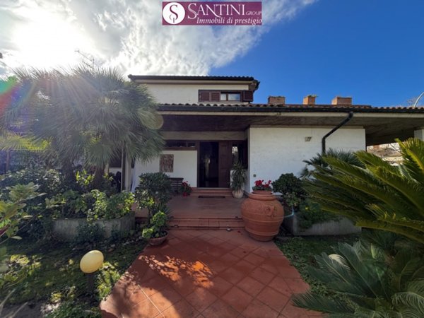 casa indipendente in vendita a Follonica