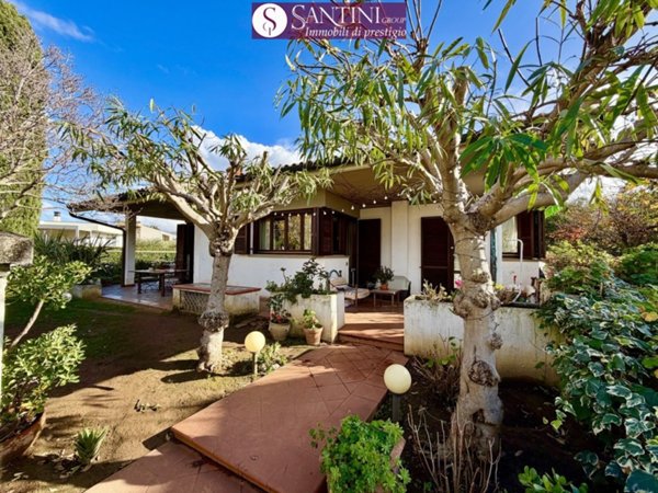 casa indipendente in vendita a Follonica