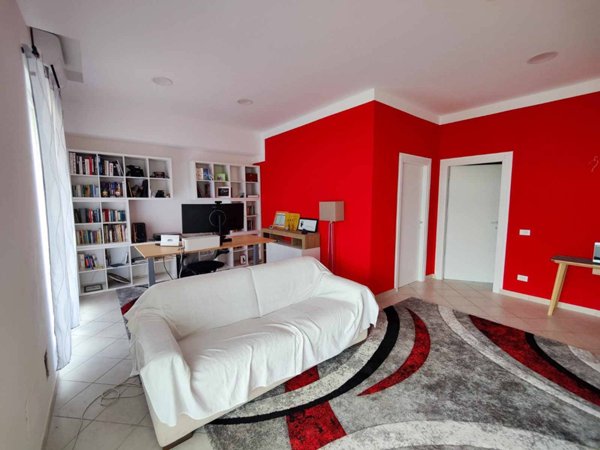 ufficio in vendita a Follonica