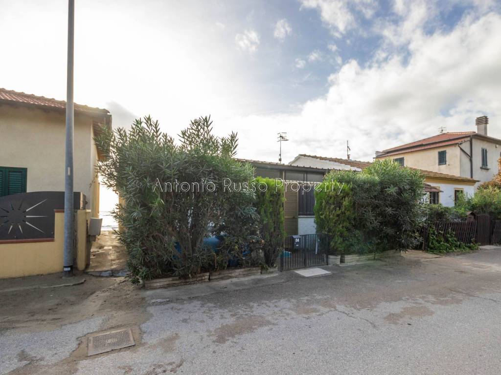 casa indipendente in vendita a Follonica