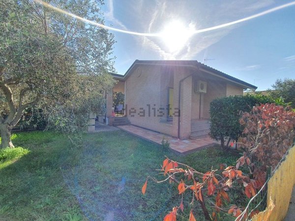 casa indipendente in vendita a Follonica