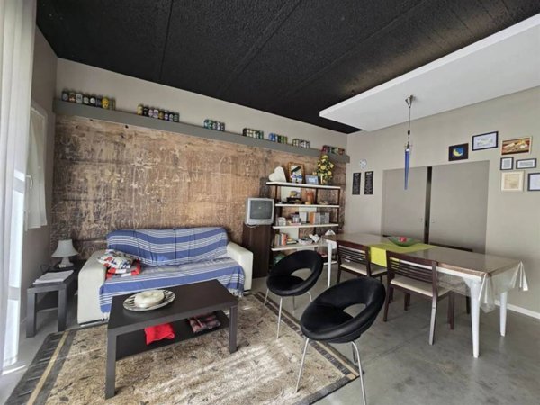 locale commerciale in vendita a Follonica