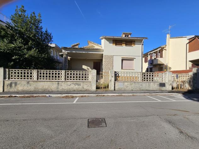casa indipendente in vendita a Follonica