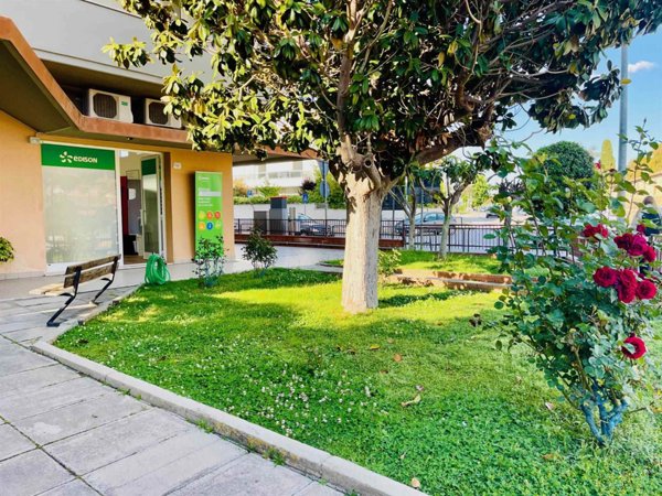 locale commerciale in vendita a Follonica