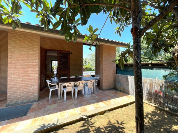 casa indipendente in vendita a Follonica