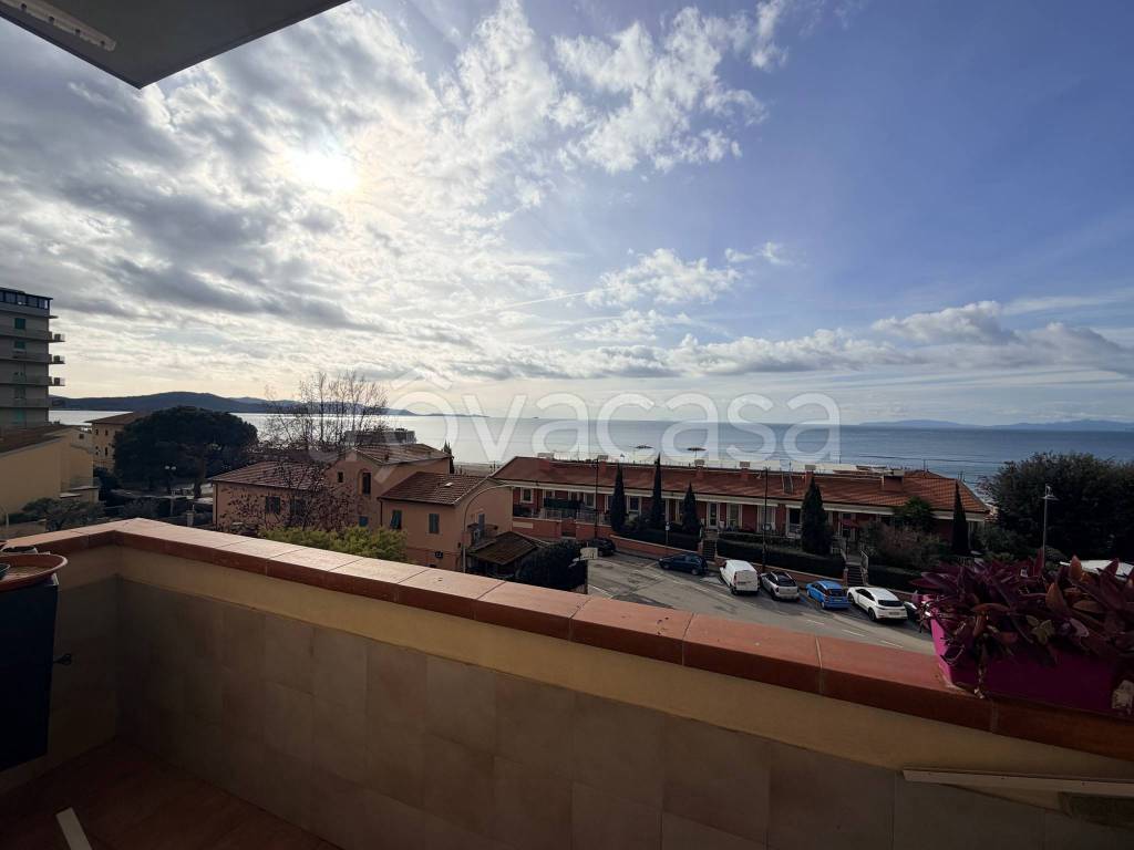 appartamento in vendita a Follonica