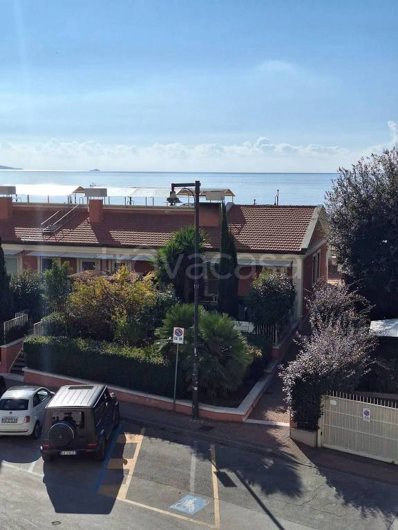 appartamento in vendita a Follonica