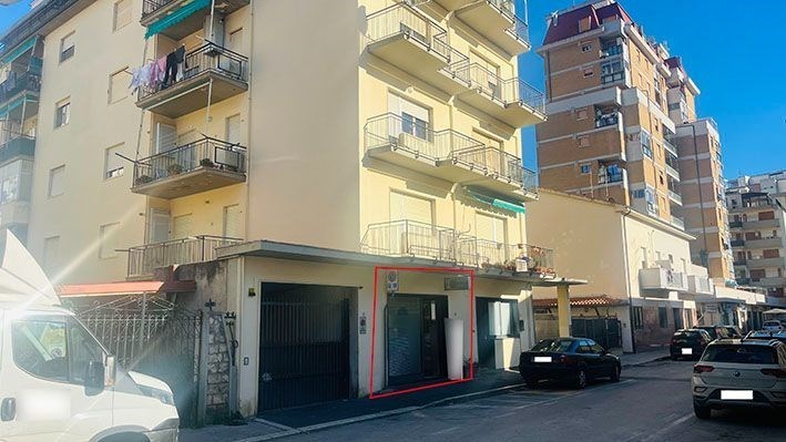 ufficio in vendita a Follonica