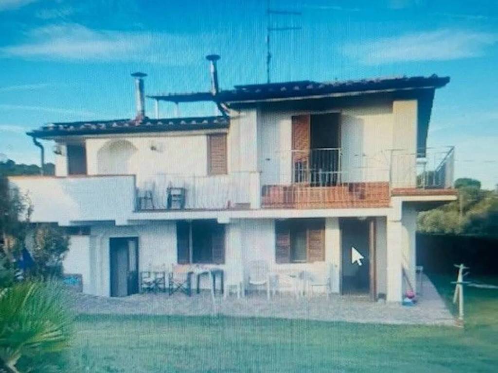 casa indipendente in vendita a Follonica