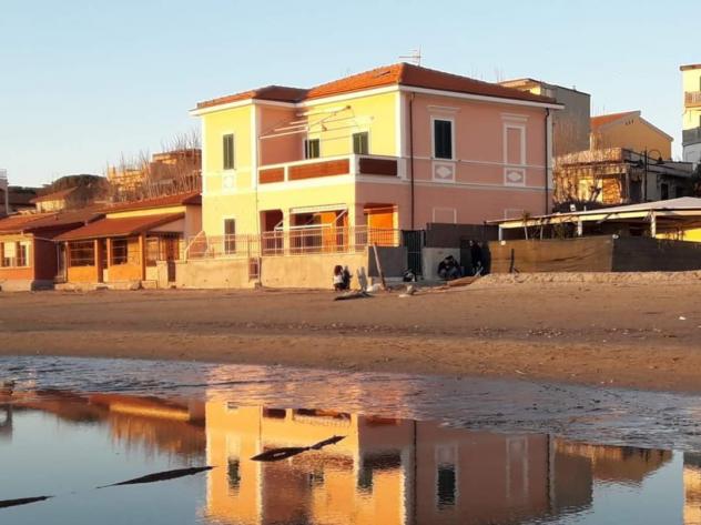 casa indipendente in vendita a Follonica