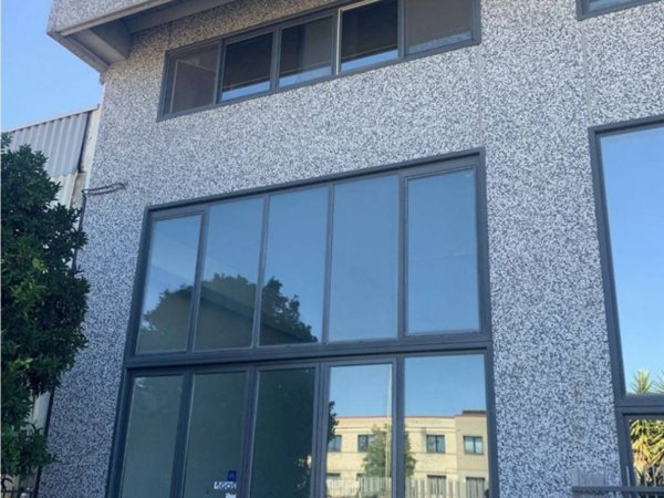 capannone in vendita a Follonica in zona Area Industriale