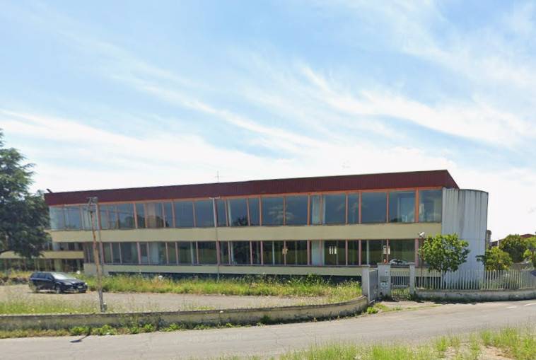 terreno edificabile in vendita a Follonica in zona Area Industriale