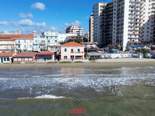 pentavano in vendita a Follonica