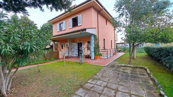 appartamento in vendita a Follonica
