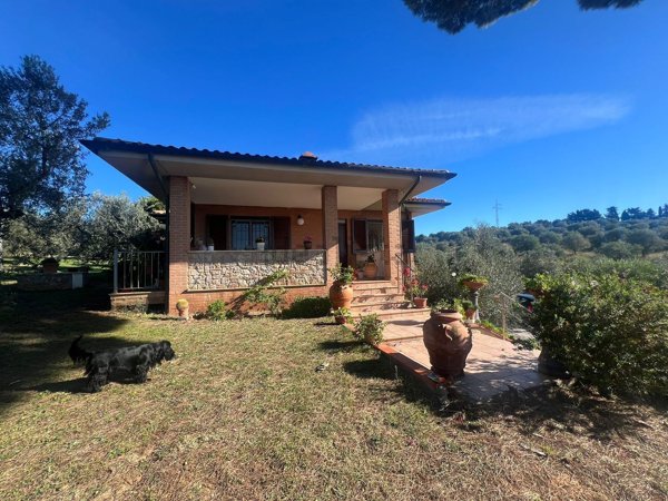 casa indipendente in vendita a Follonica