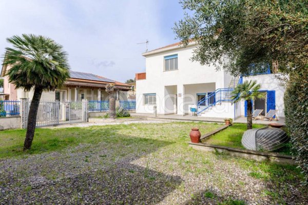 casa indipendente in vendita a Follonica