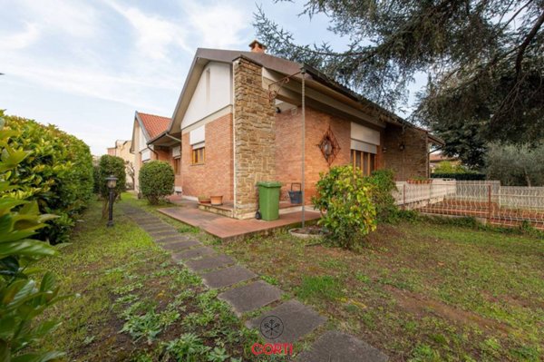 casa indipendente in vendita a Follonica