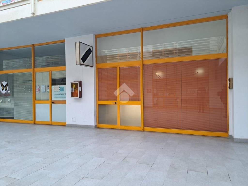 negozio in vendita a Follonica