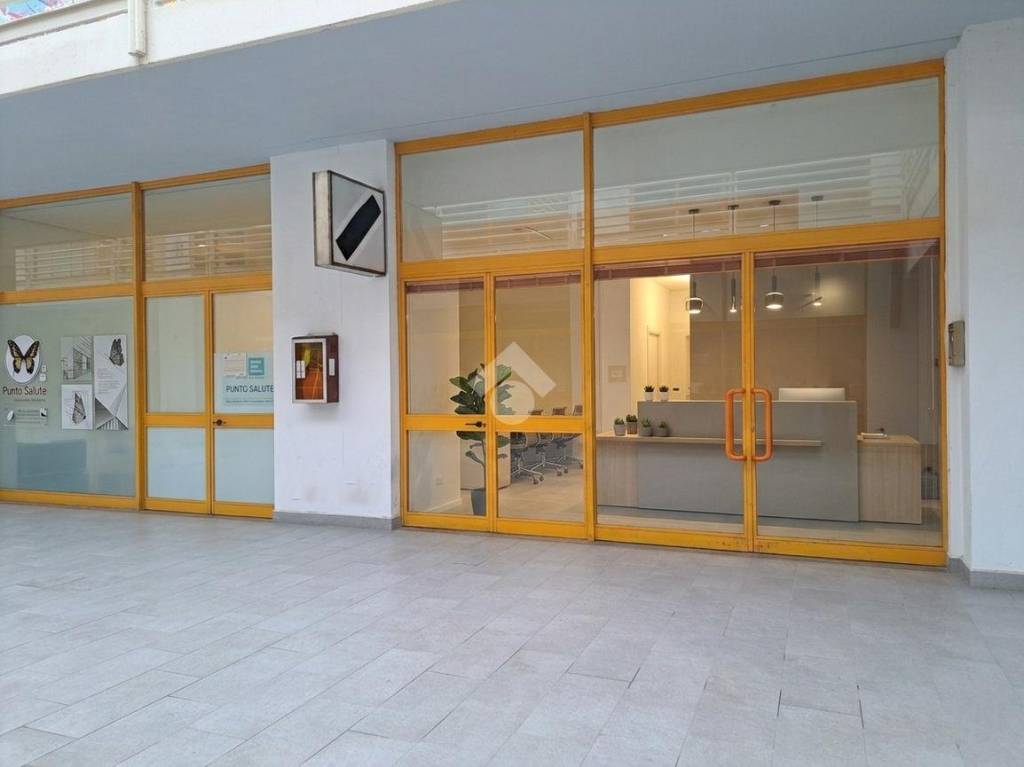 ufficio in vendita a Follonica in zona Prato Ranieri