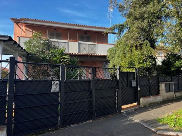 casa indipendente in vendita a Follonica