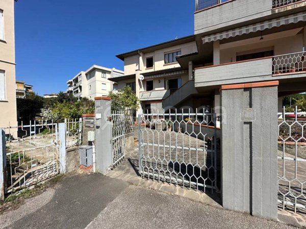 casa indipendente in vendita a Follonica