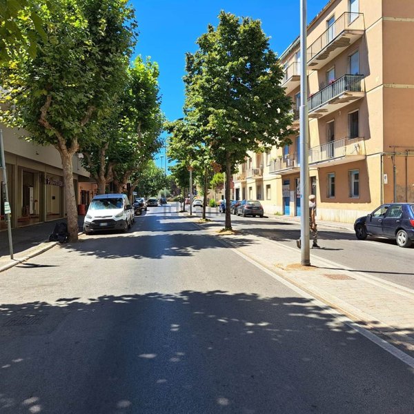 locale commerciale in vendita a Follonica