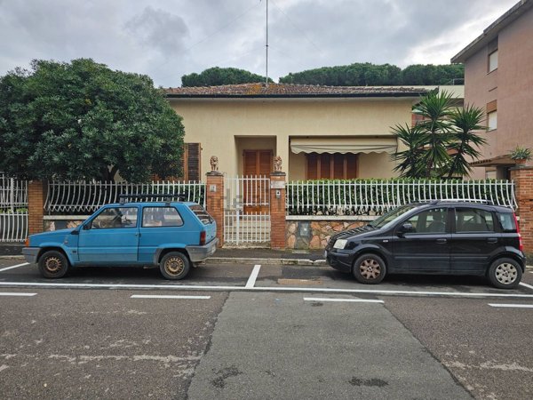 casa indipendente in vendita a Follonica