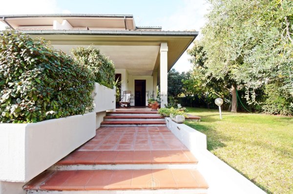 casa indipendente in vendita a Follonica