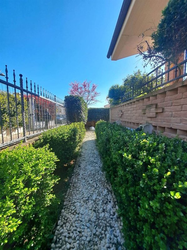 casa indipendente in vendita a Follonica