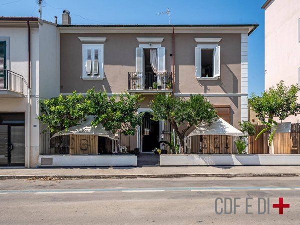 casa indipendente in vendita a Follonica