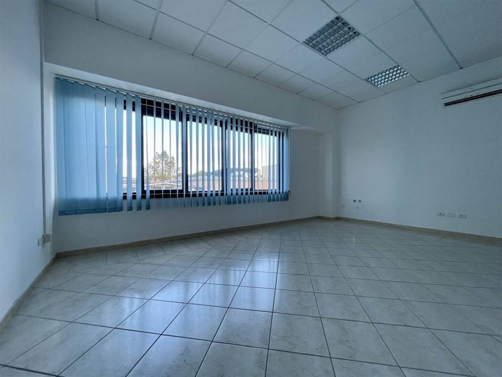 ufficio in vendita a Follonica