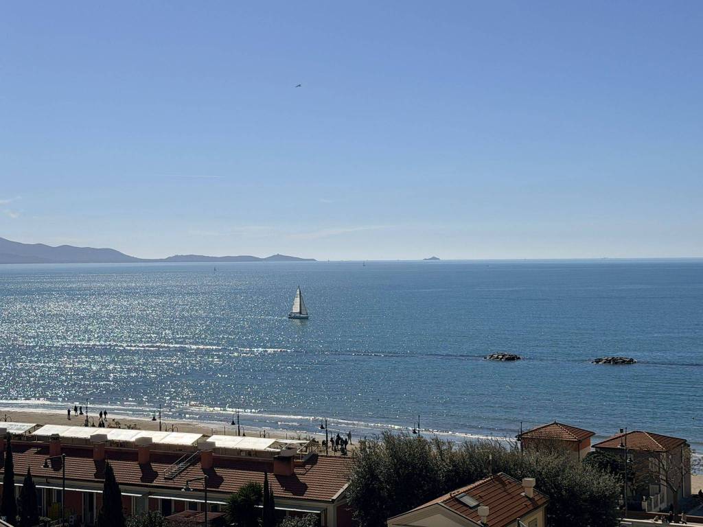 appartamento in vendita a Follonica