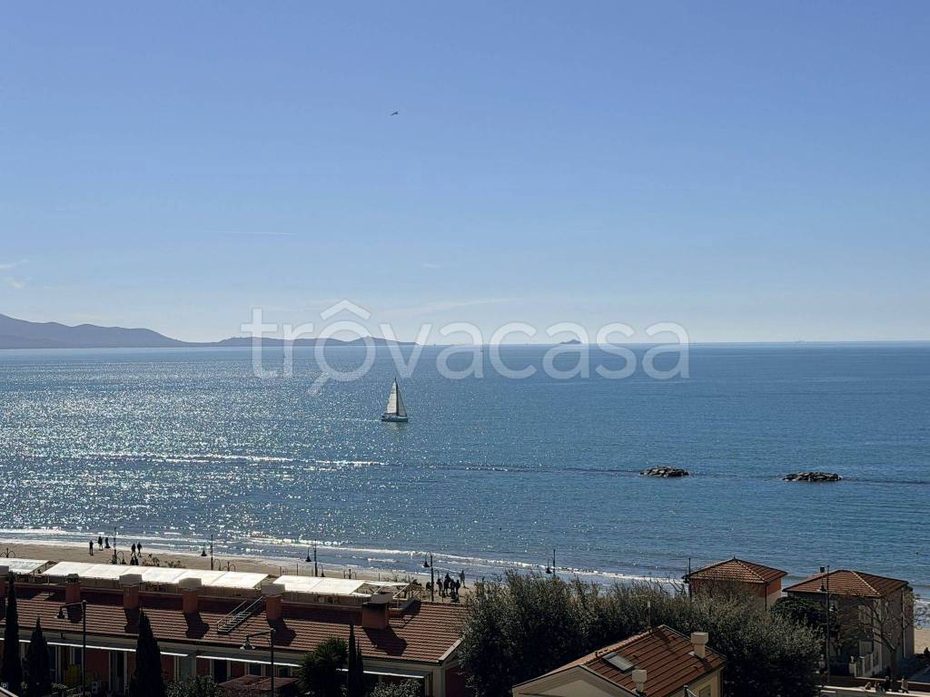 appartamento in vendita a Follonica