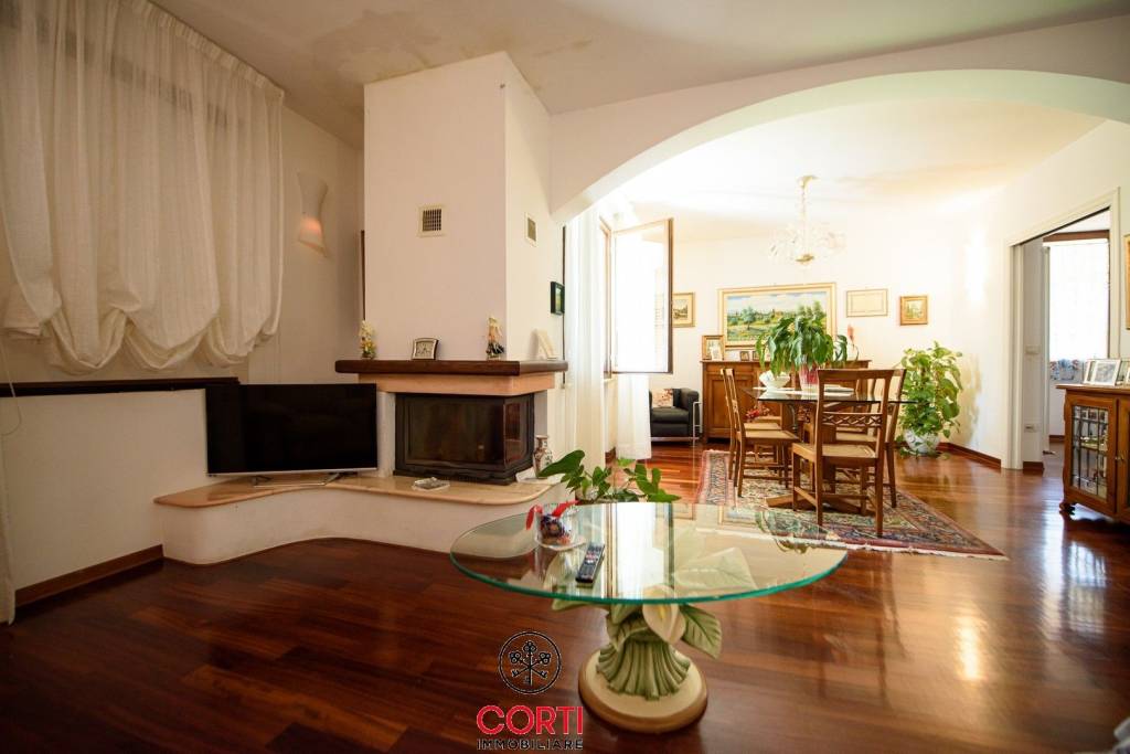 casa indipendente in vendita a Follonica