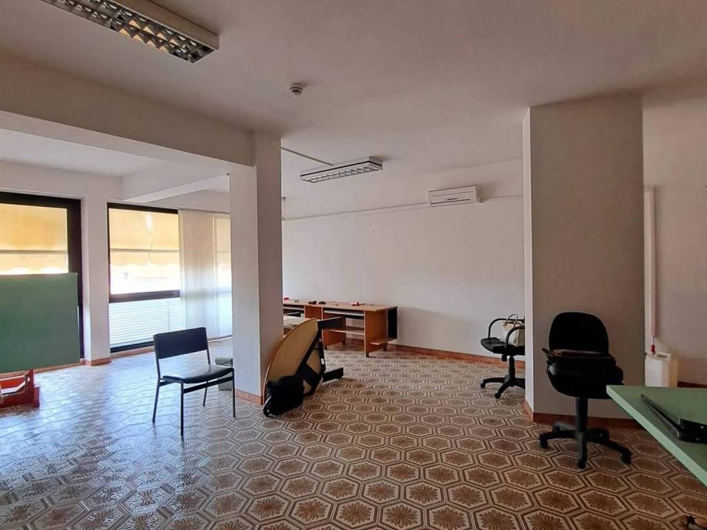 ufficio in vendita a Follonica