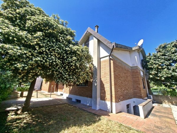 casa indipendente in vendita a Follonica