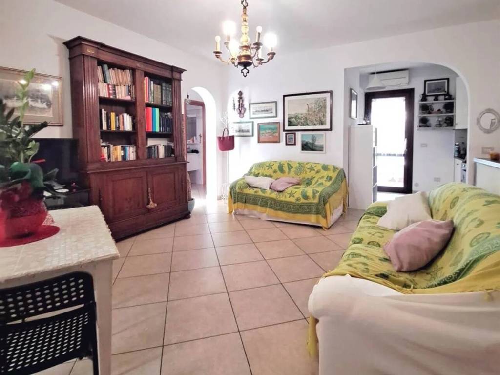 casa indipendente in vendita a Follonica