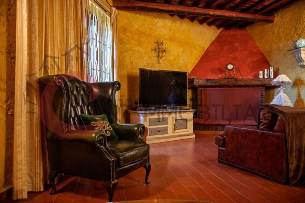 casa indipendente in vendita a Follonica