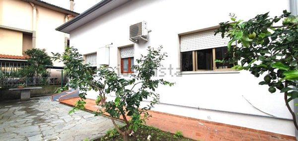 casa indipendente in vendita a Follonica