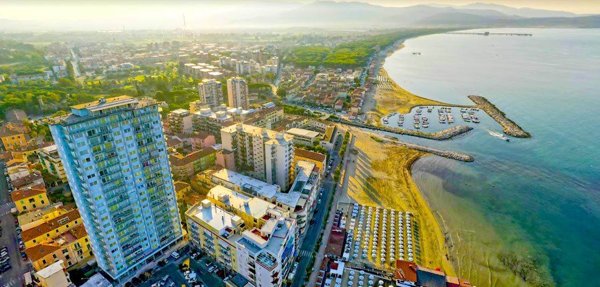 appartamento in vendita a Follonica
