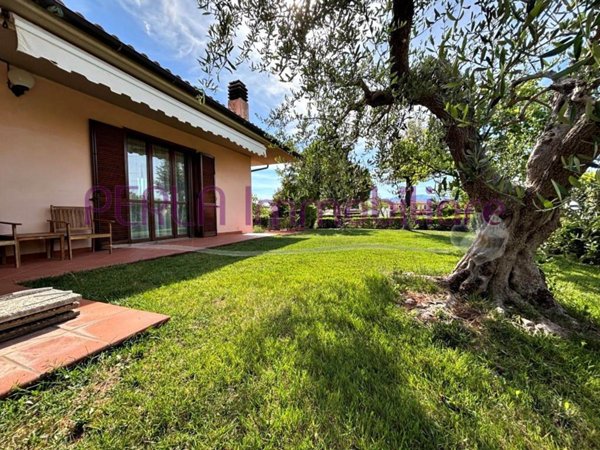 casa indipendente in vendita a Follonica