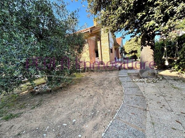 casa indipendente in vendita a Follonica